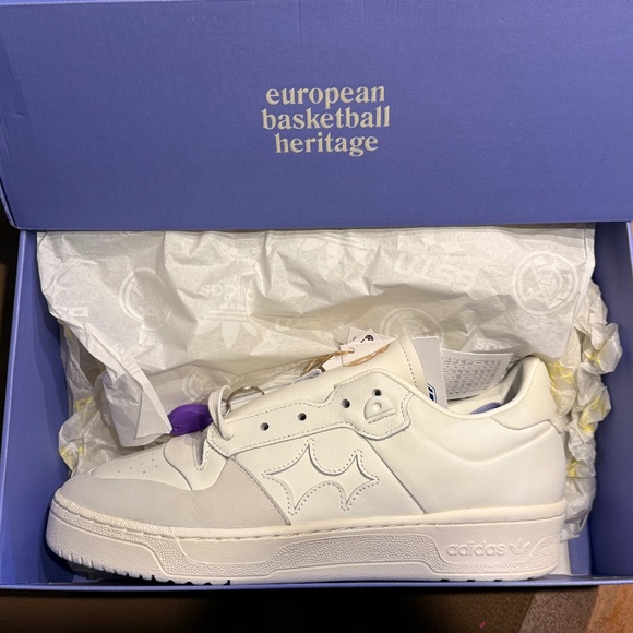 Real Madrid x adidas Rivalry 86 Low - Picture 1 of 4